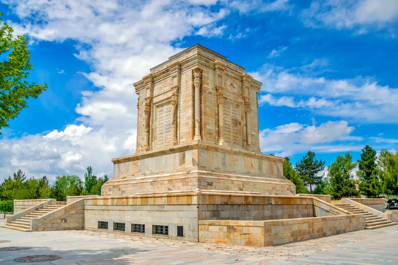 آرامگاه فردوسی