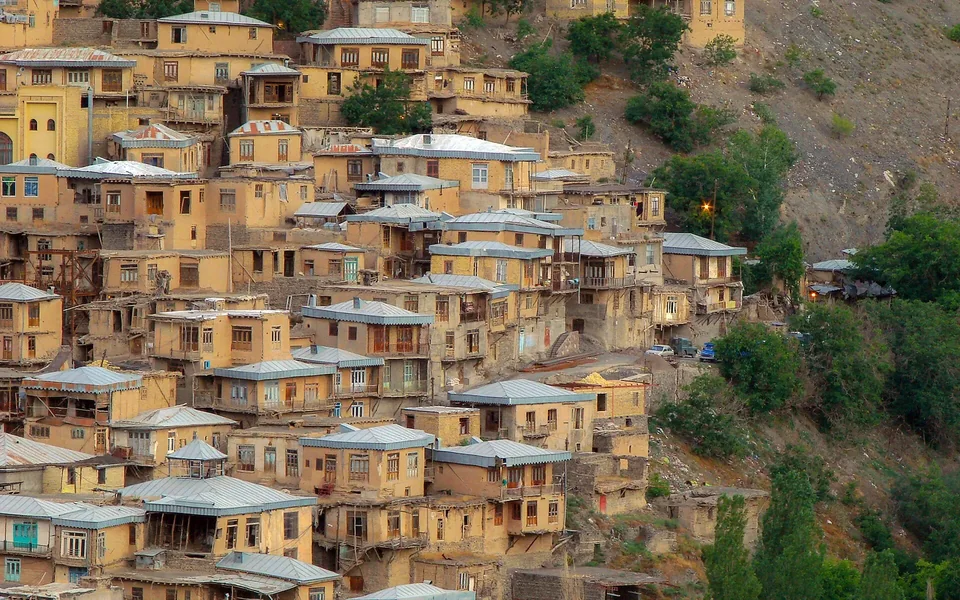 خانه‌های پلکانی روستای کنگ