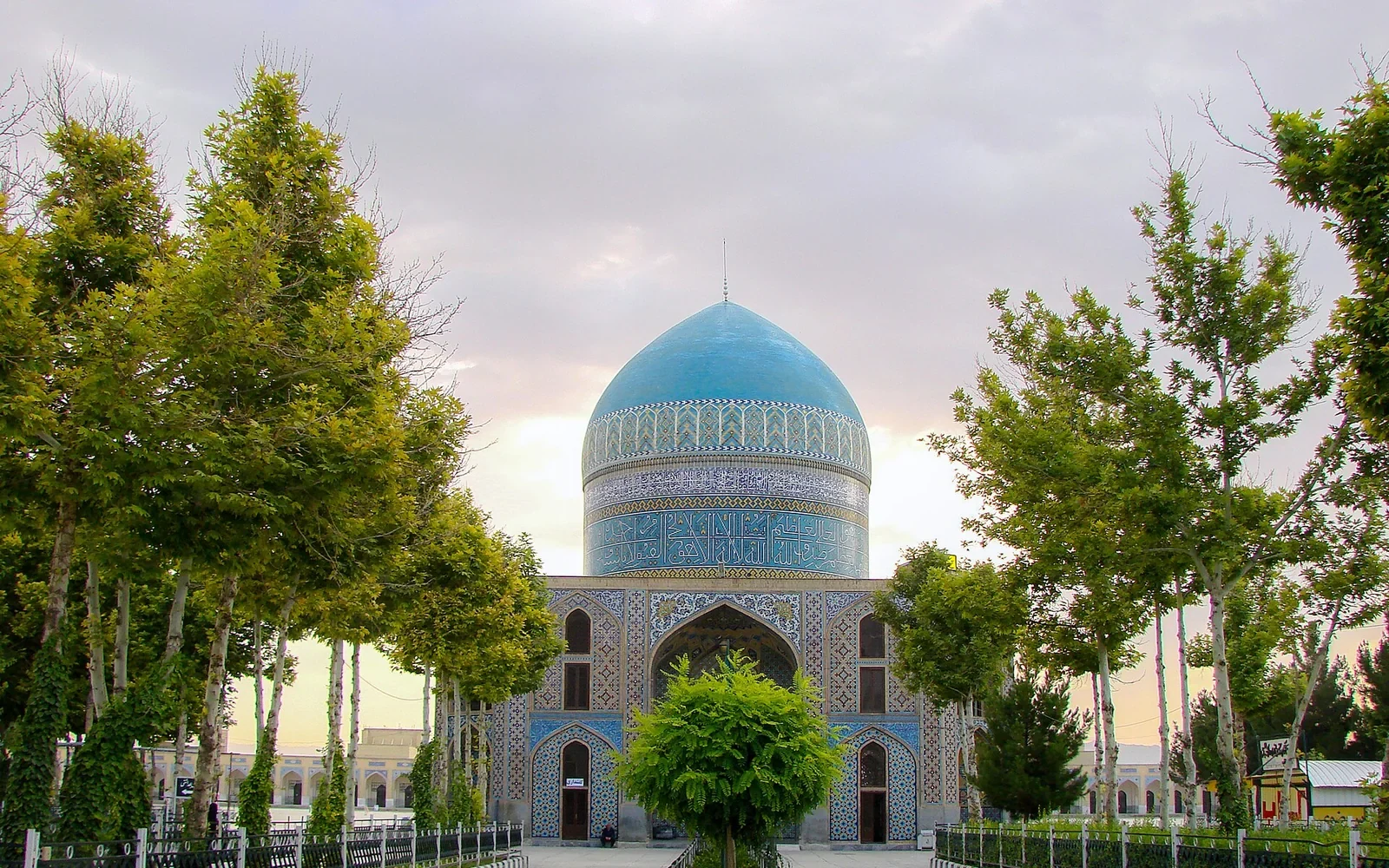 تور زیارتگاه‌ها و شاندیز
